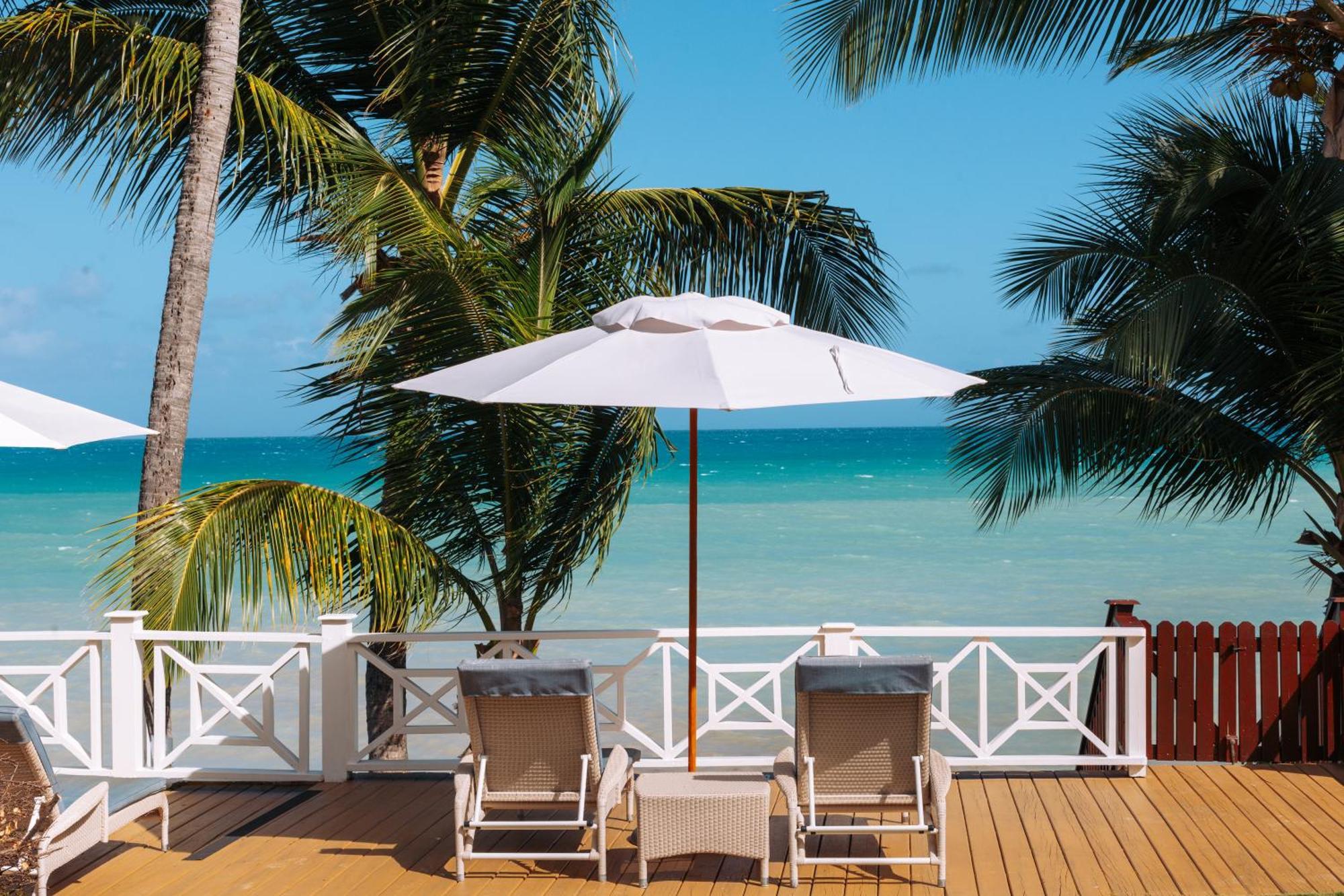 Blue Waters Resort And Spa St. John's Bagian luar foto