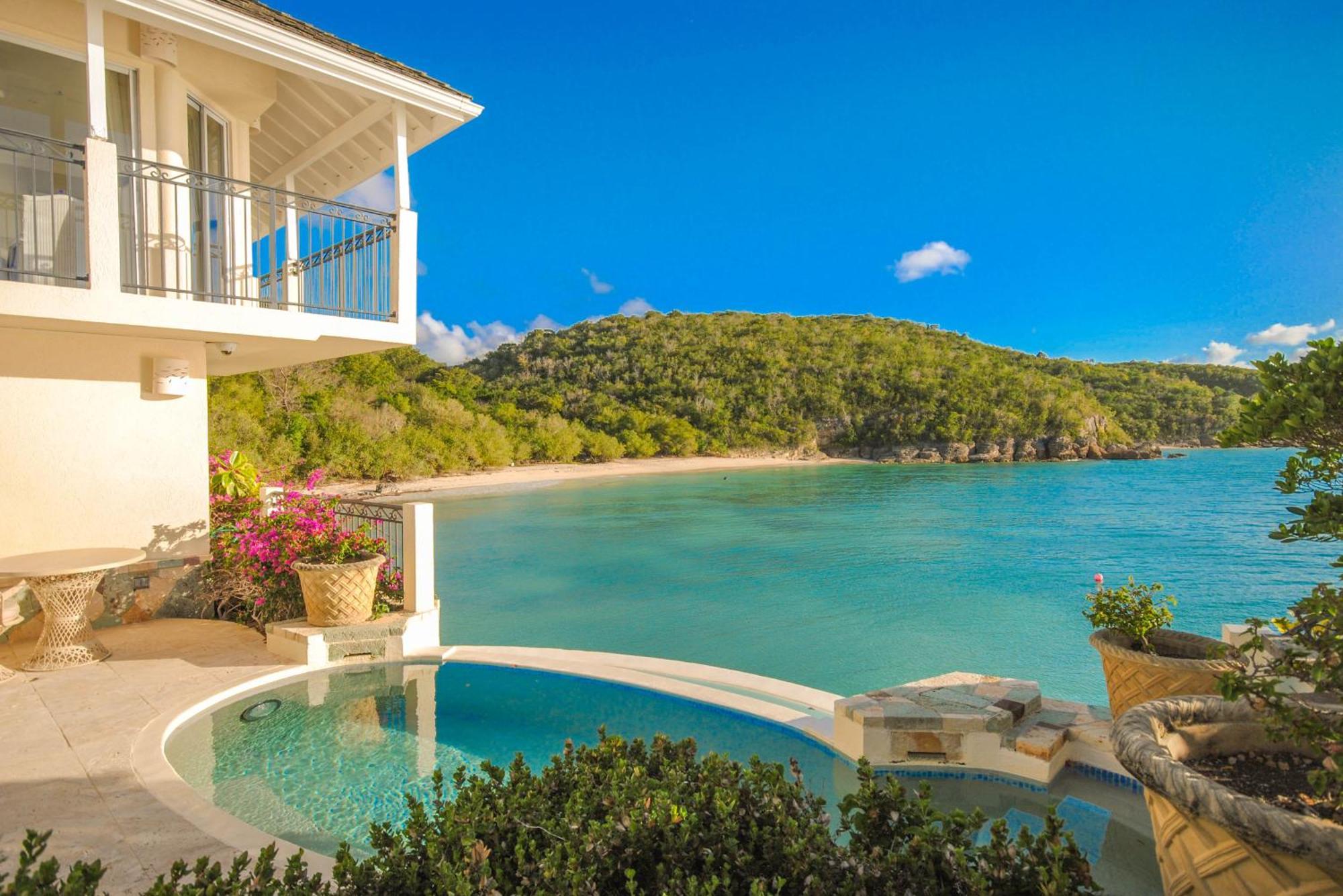 Blue Waters Resort And Spa St. John's Bagian luar foto