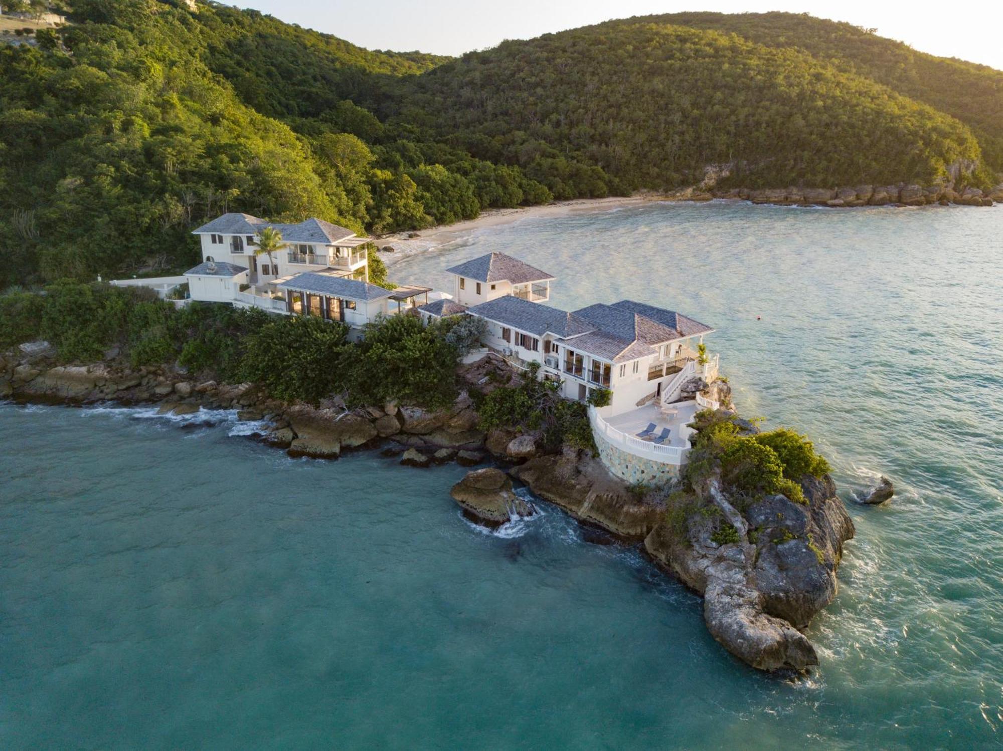 Blue Waters Resort And Spa St. John's Bagian luar foto